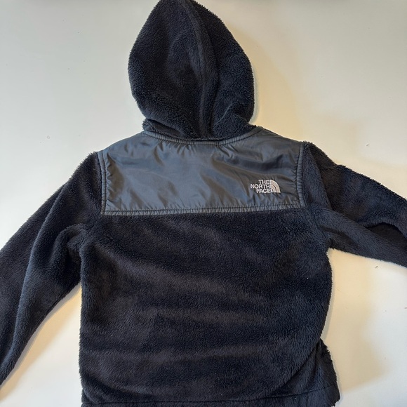 Girls size 6 black hooded North Face Fleece - Picture 2 of 4